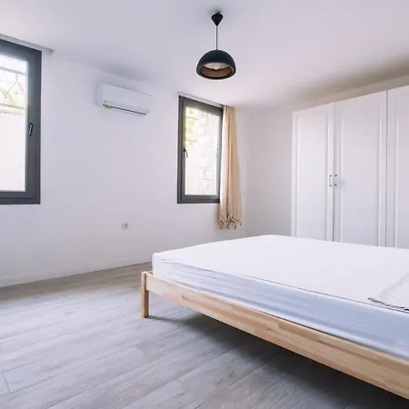 Apartment Comfy Flat W Patio 3 Min To Beach In