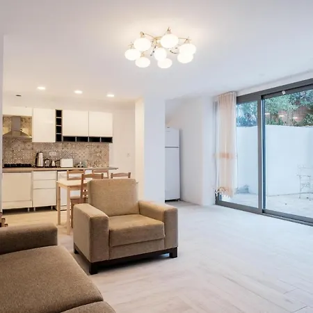 Apartment Comfy Flat W Patio 3 Min To Beach In